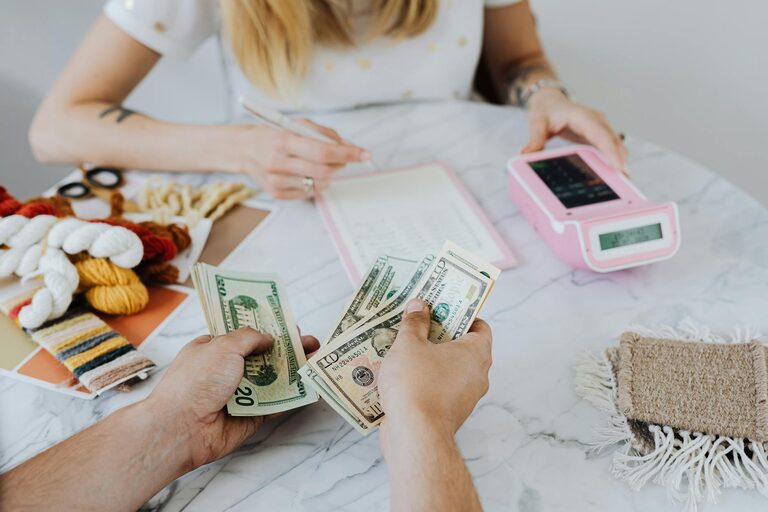 Simple Budget Habits for Everyday Life to Save More Effortlessly